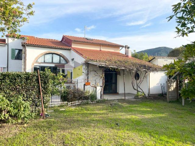Villa Indipendente in vendita a San Giuliano Terme, Toscana