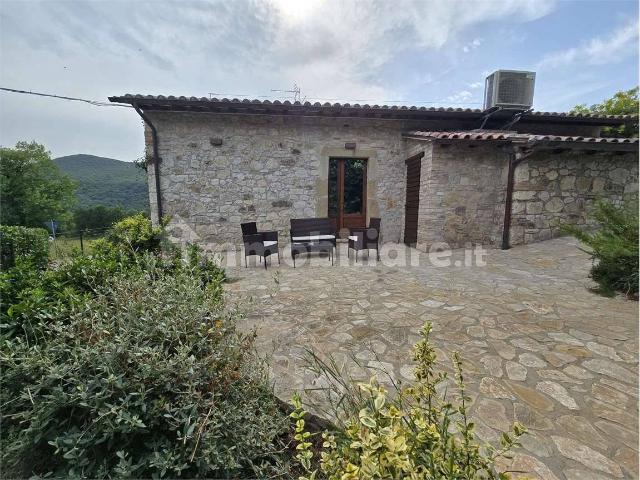 Villa Indipendente in affitto a Izzalini, Umbria