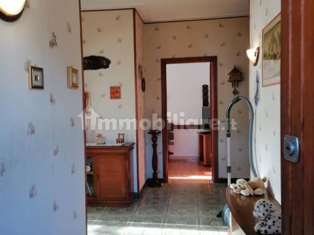 Villa Indipendente in affitto a Bonascola, Carrara