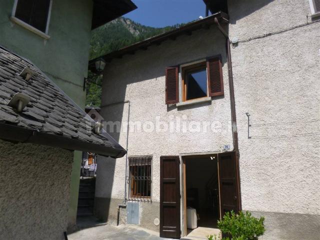 Villa Indipendente in affitto a Comunità Montana della Valle Brembana, Branzi