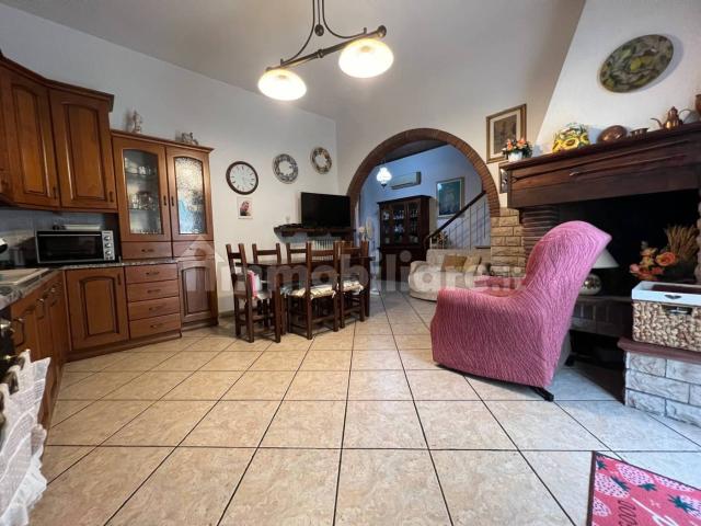 Villa Indipendente in affitto a San Lorenzo, Campi Bisenzio