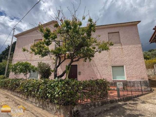 Casa in vendita a San Lorenzo, Agrustos