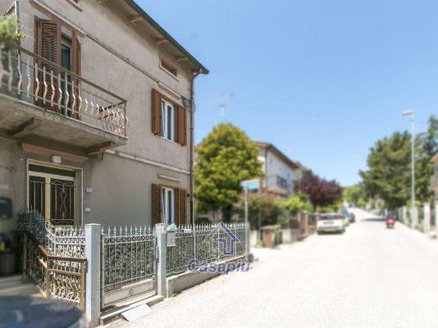 Casa in vendita a Contrada Celeste, Marche