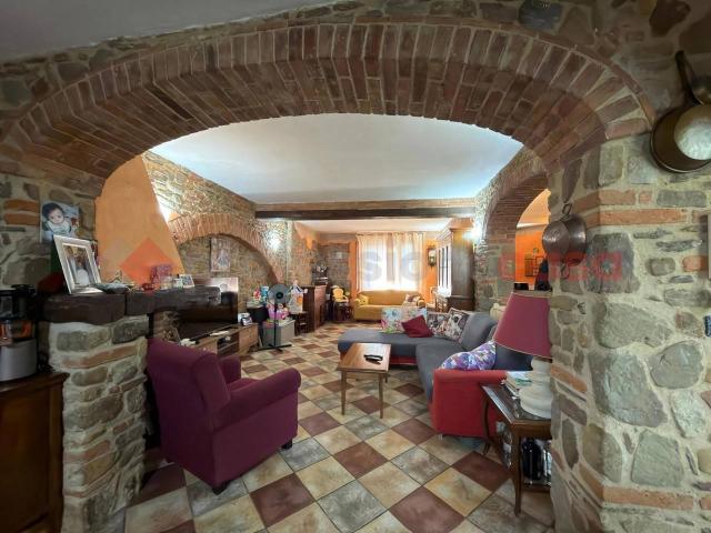Casa in vendita a Civitella in Val di Chiana, Tegoleto