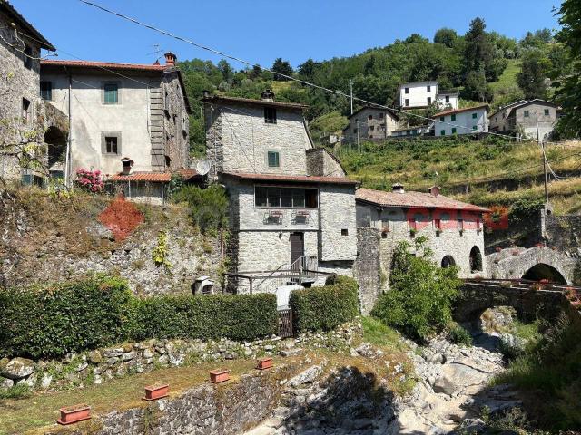 Casa in vendita a Unione Comuni Garfagnana, Fabbriche Di Vallico