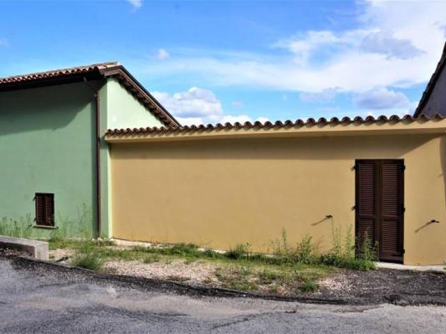 Casa in vendita a Foligno, Umbria
