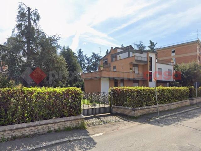 Casa in vendita a Frosinone, Lazio