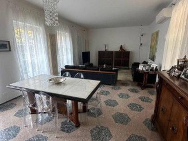 Casa in vendita a Pavia, Lombardia
