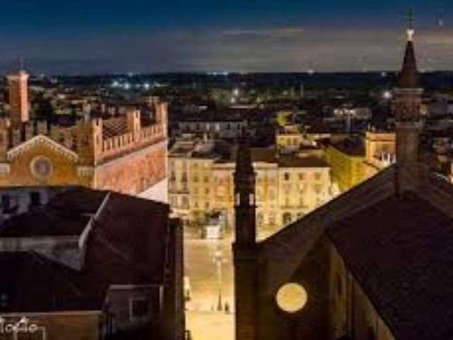 Casa in vendita a Piacenza, Reggio Emilia
