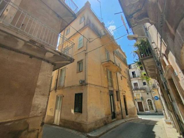 Casa in vendita a Ragusa Ibla, Ragusa