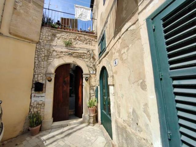 Casa in vendita a Ragusa Ibla, Ragusa
