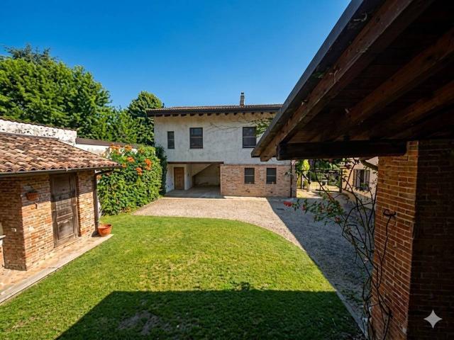 Casa in vendita a Stradella, Lombardia
