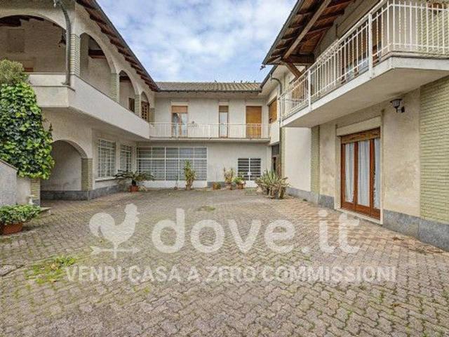 Casa in vendita a Tradate, Lombardia