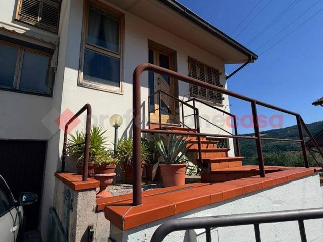 Casa in vendita a Vaiano, Toscana