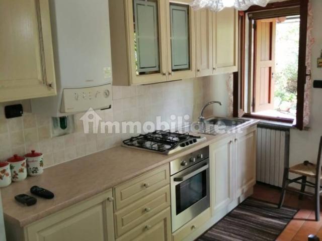 Villa Indipendente in affitto a Varano De' Melegari, Reggio Emilia