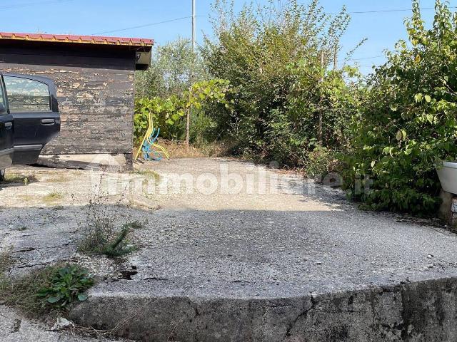 Villa Indipendente in affitto a Pietrastornina, Campania