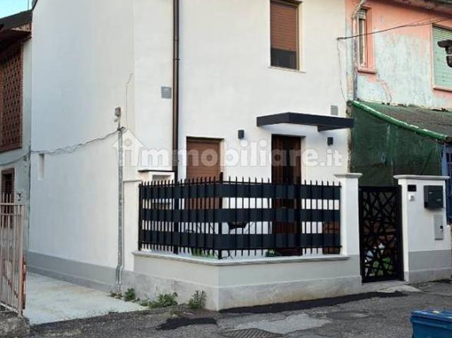 Villa Indipendente in affitto a Taurasi, Campania