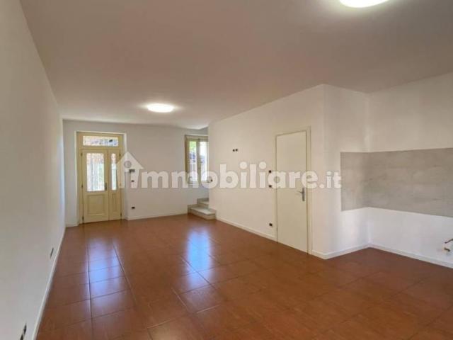 Villa Indipendente in affitto a Gravellona Lomellina, Lombardia