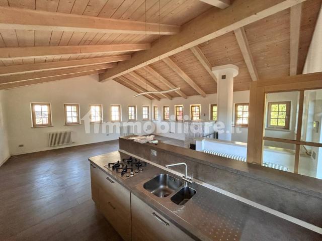 Villa Indipendente in affitto a Cascina Prada, Vergiate