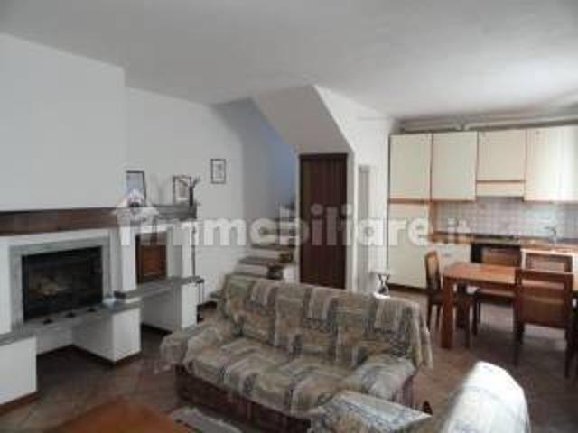 Villa Indipendente in affitto a Lanzo d'Intelvi, Como