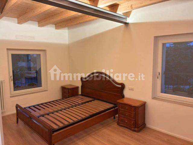 Villa Indipendente in affitto a Cucciago, Como