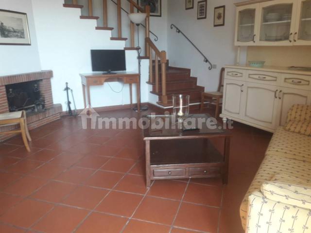 Villa Indipendente in affitto a Candiracci, Marche