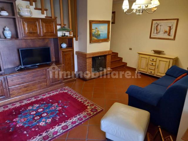 Villa Indipendente in affitto a Candiracci, Marche