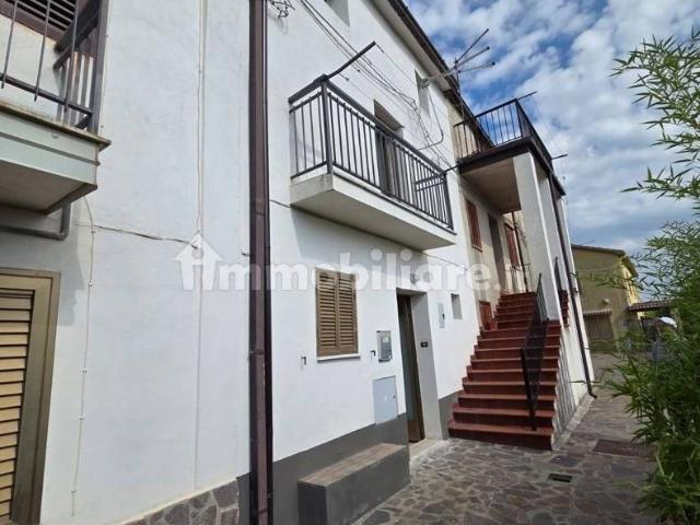 Villa Indipendente in affitto a Rezzato, Lombardia