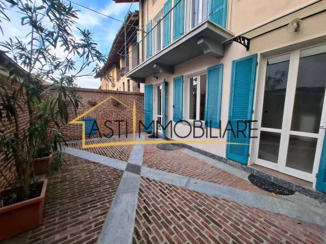 Villa Indipendente in affitto a Piemonte, Asti