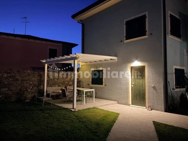 Villa Indipendente in affitto a Sarzana, Liguria