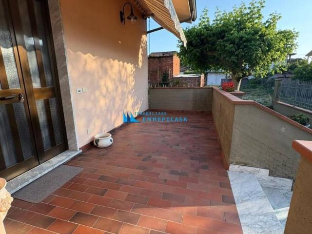 Villa Indipendente in affitto a Cinque Vie, Marina Di Massa