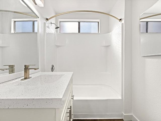 Apartment for rent in Lakeside