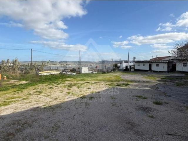 Terreno alugar em A-das-Lebres, Santiago Dos Velhos