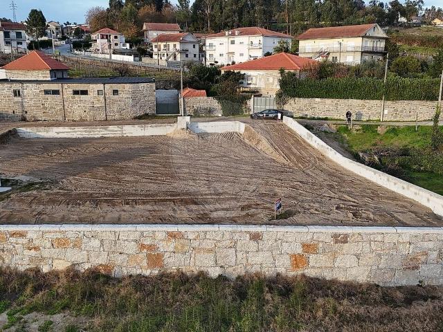 Terreno venda em Unhão e Lordelo, Felgueiras