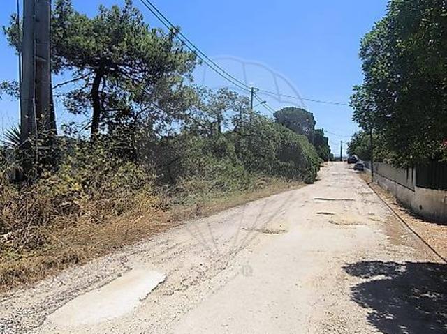 Terreno venda em Robalo, Almada