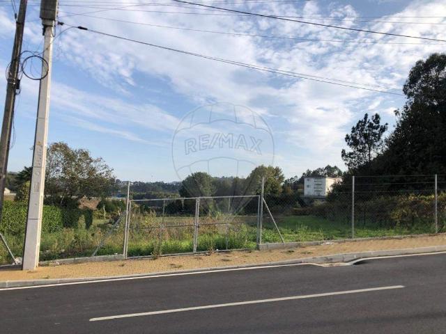 Terreno venda em Lousada, Porto