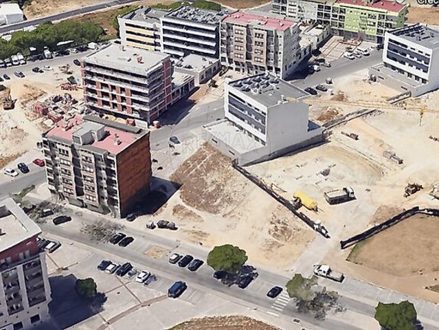 Terreno venda em Bairro das Fontaínhas, Loures