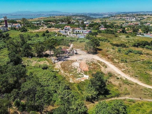 Terreno venda em Área Residencial de Capuchos, Funchalinho, Casas Velhas, Pilotos, Vila Nova de Caparica, Casalinho, Almada