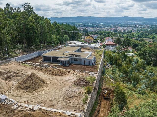 Terreno venda em Esqueiros, Nevogilde e Travassós, Vila Verde