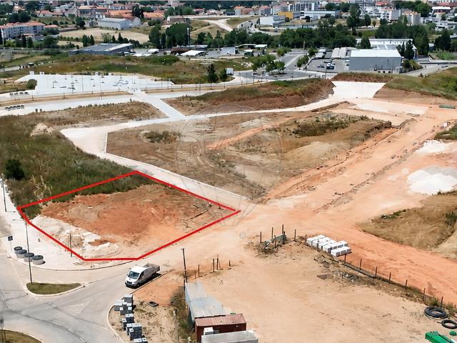 Terreno venda em Évora de Alcobaça, Alcobaça