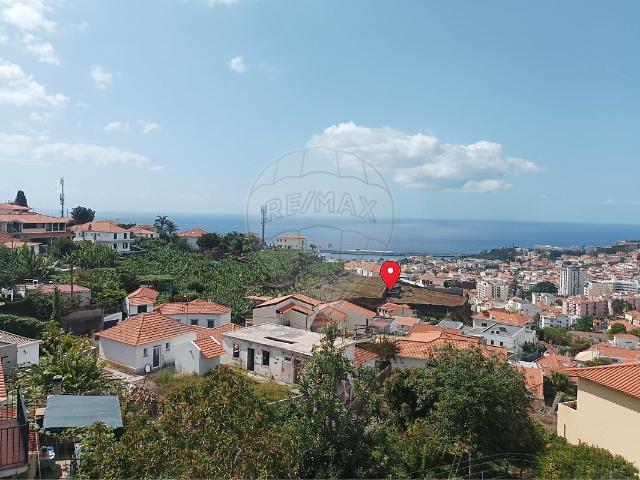 Terreno venda em Quinta do Salvador, Funchal
