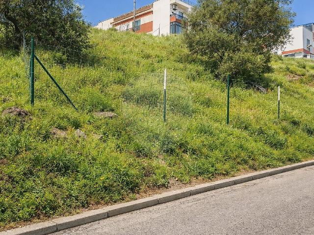 Terreno venda em Casal da Mira, Amadora