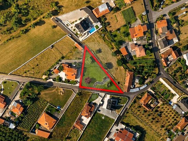 Terreno venda em Parceiros e Azoia, Leiria