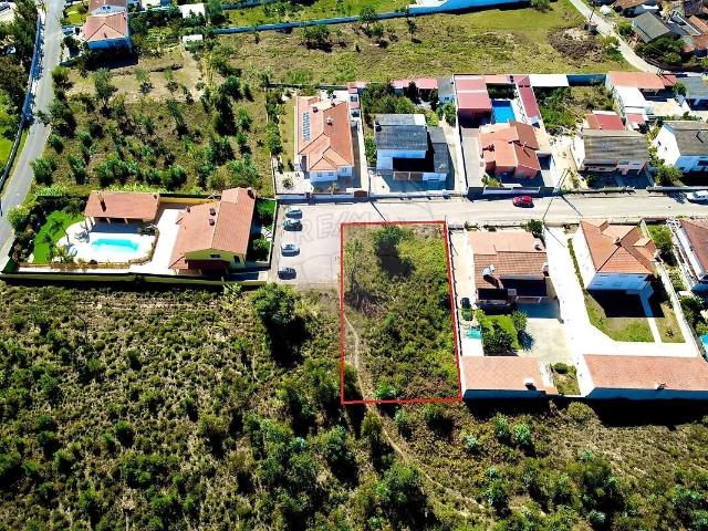Terreno venda em Parceiros e Azoia, Leiria