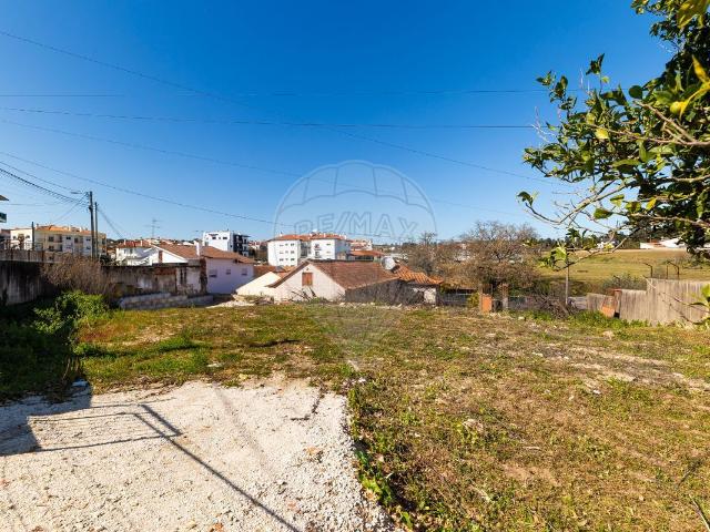 Terreno venda em Parceiros e Azoia, Leiria