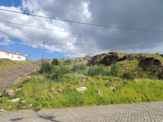Terreno venda em Fonte do Milho, Póvoa De Lanhoso
