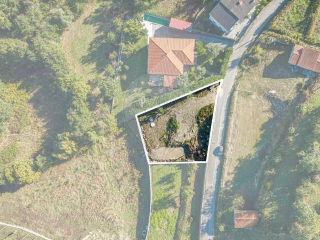 Terreno venda em Fonte do Milho, Póvoa De Lanhoso
