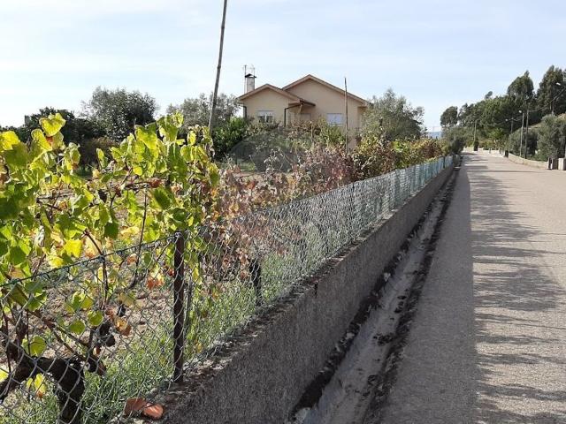 Terreno venda em Couto Do Mosteiro, Viseu