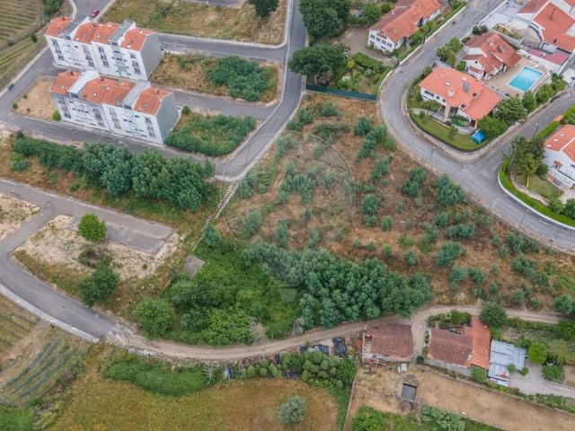 Terreno venda em Couto Do Mosteiro, Viseu