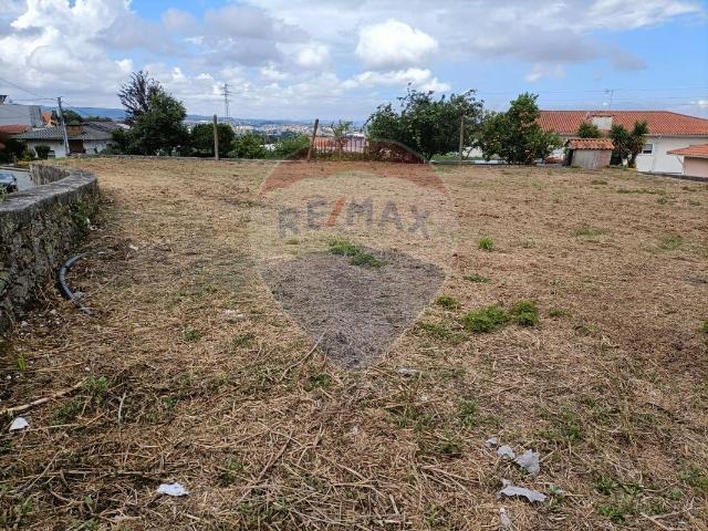 Terreno venda em Santo Tirso, Porto